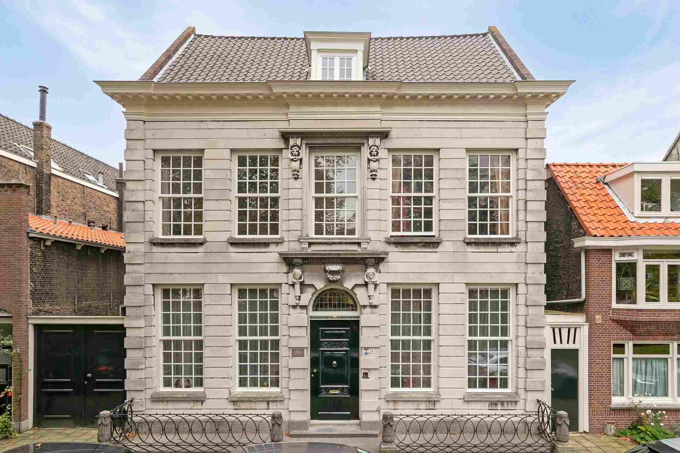 Tuinlaan 24 te Schiedam. Foto Makelaardij Wassenaar